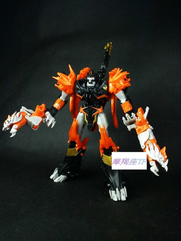 Predaking Out Of Box Images Of Transformers Prime Beast Hunters Voyager Toy  (1 of 3)